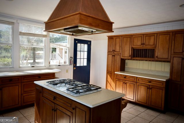 1825 Groaning Rock Road, Commerce, GA 30530
