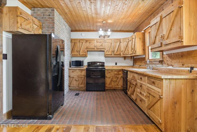 6605 Crescent Drive, Knoxville, TN 37920