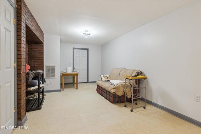 6605 Crescent Drive, Knoxville, TN 37920