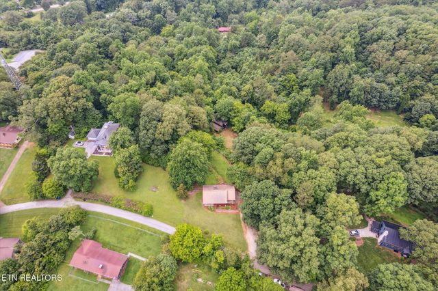 6605 Crescent Drive, Knoxville, TN 37920