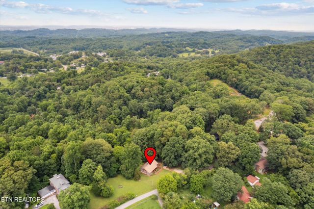 6605 Crescent Drive, Knoxville, TN 37920
