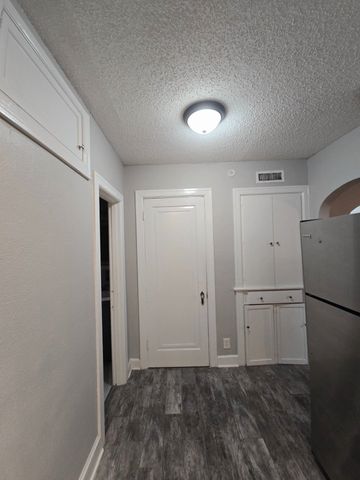 4000 Hawthorne Avenue 08, Dallas, TX 75219