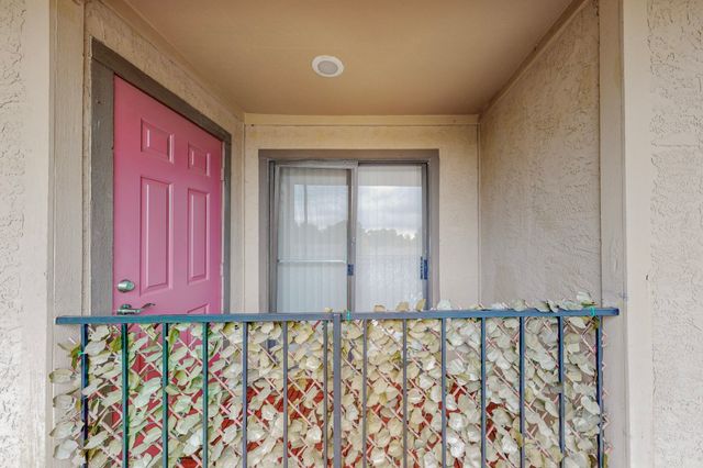 5916 Gaston Avenue 304, Dallas, TX 75214