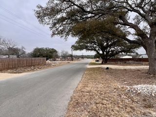 129 sandy ridge, Poteet, TX 78065