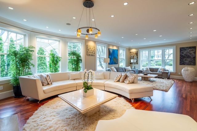 16 Meriam St, Lexington, MA 02420