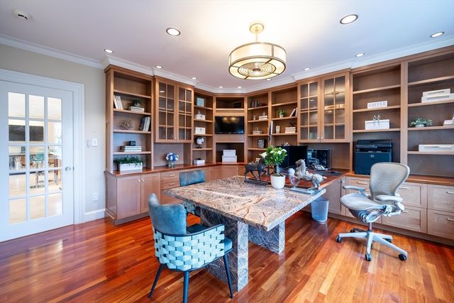 16 Meriam St, Lexington, MA 02420