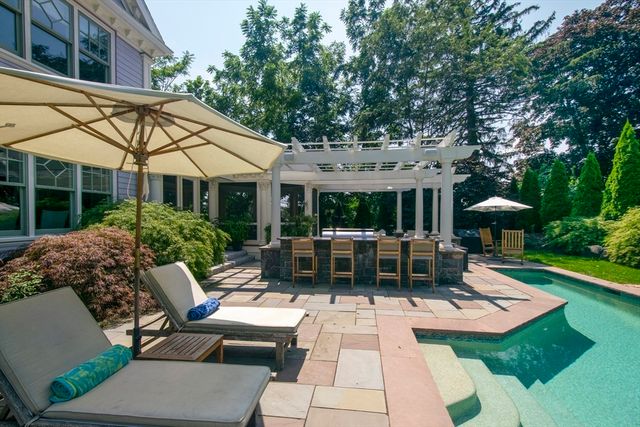 16 Meriam St, Lexington, MA 02420