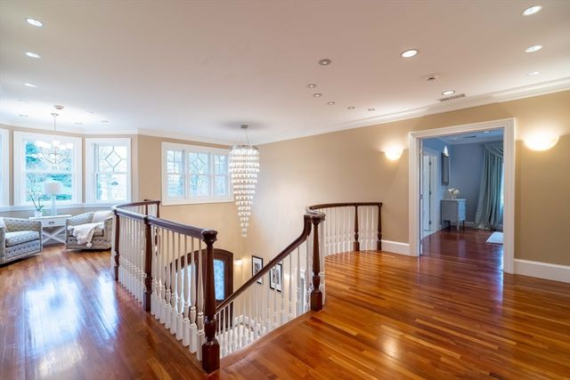 16 Meriam St, Lexington, MA 02420