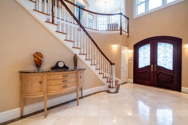 16 Meriam St, Lexington, MA 02420