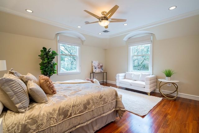 16 Meriam St, Lexington, MA 02420