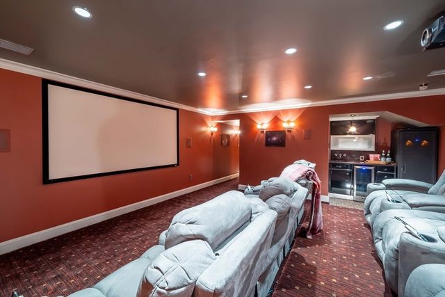 16 Meriam St, Lexington, MA 02420