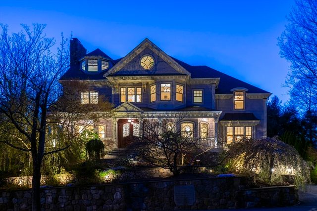 16 Meriam St, Lexington, MA 02420