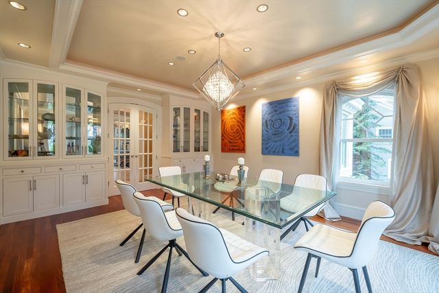 16 Meriam St, Lexington, MA 02420