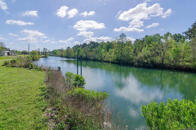 44067 La Coulee Road, St Amant, LA 70774