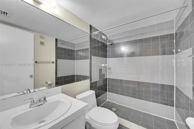 1200 NW 87th Avenue 410, Coral Springs, FL 33071