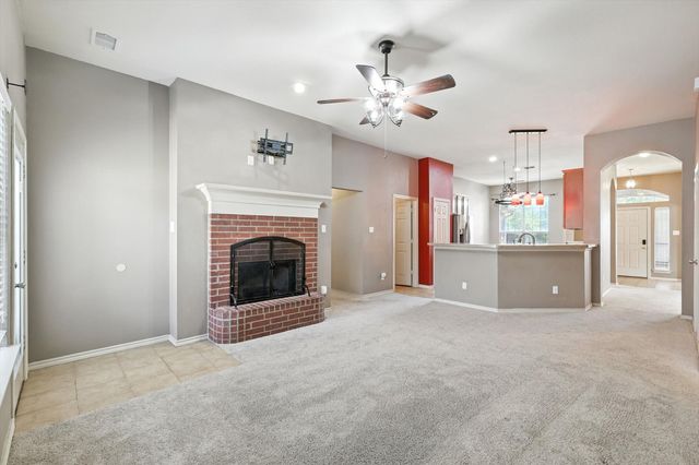6012 Parkplace Drive, Denton, TX 76226