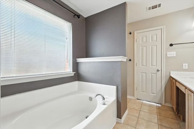6012 Parkplace Drive, Denton, TX 76226
