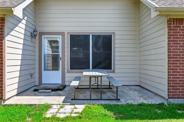 6012 Parkplace Drive, Denton, TX 76226