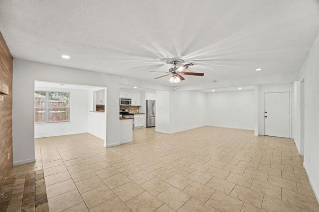 15606 Boulder Oaks Drive, Houston, TX 77084
