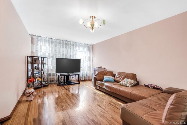 2600 E 21st Street 7C, Brooklyn, NY 11235