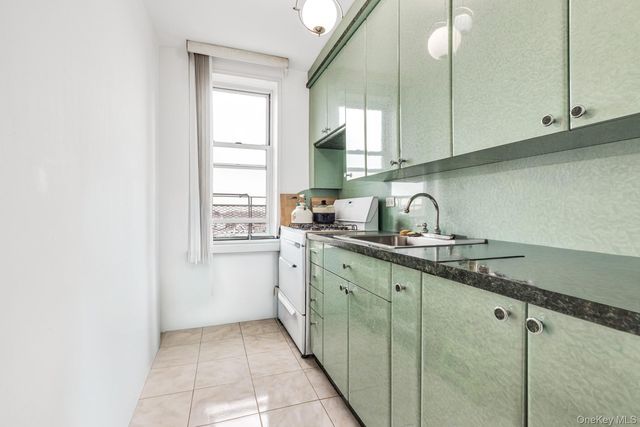 2600 E 21st Street 7C, Brooklyn, NY 11235