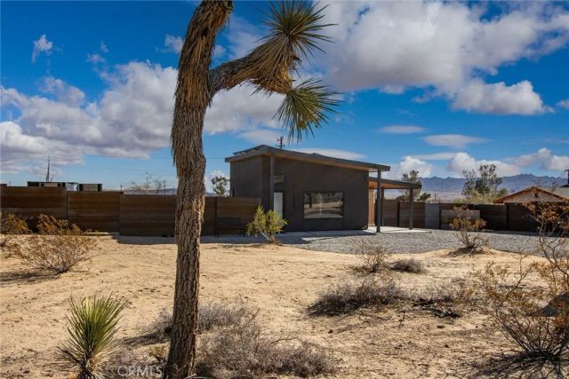 4571 Avenida La Flora Desierta, Joshua Tree, CA 92252