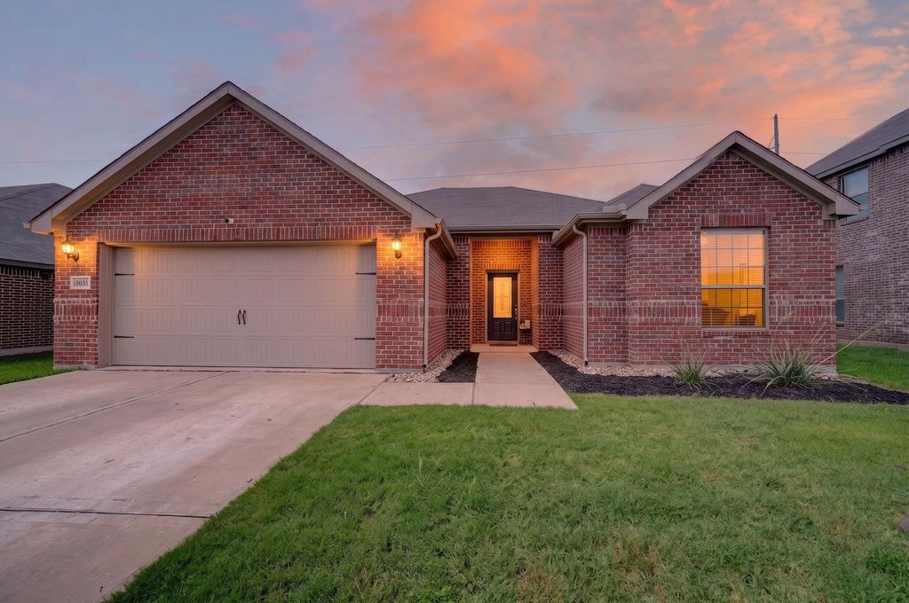 1033 McDonald Drive, Crowley, TX 76036