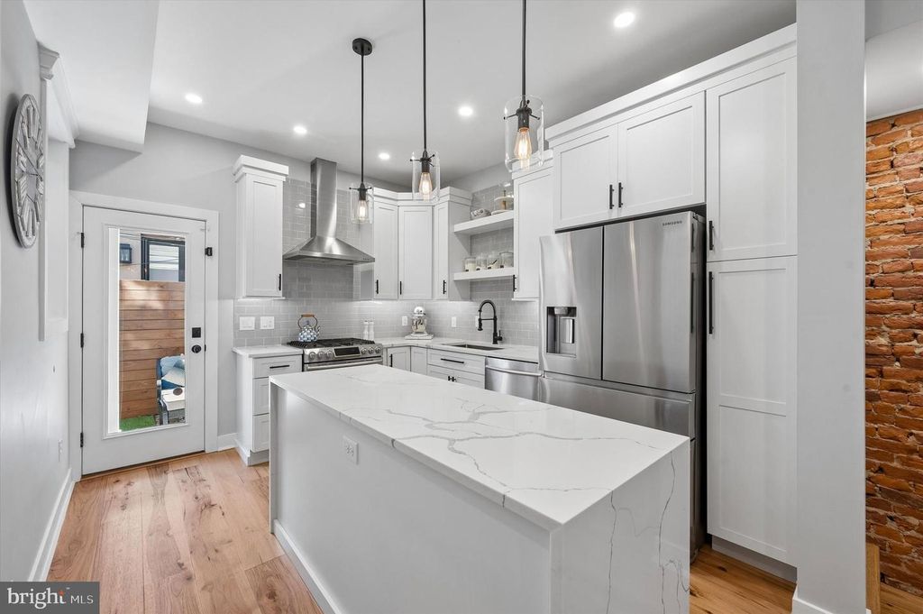 Image 10 of property listing at 851 N RINGGOLD ST, Philadelphia, PA 19130