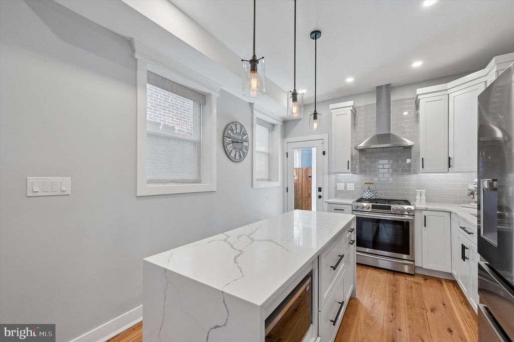 Image 11 of property listing at 851 N RINGGOLD ST, Philadelphia, PA 19130