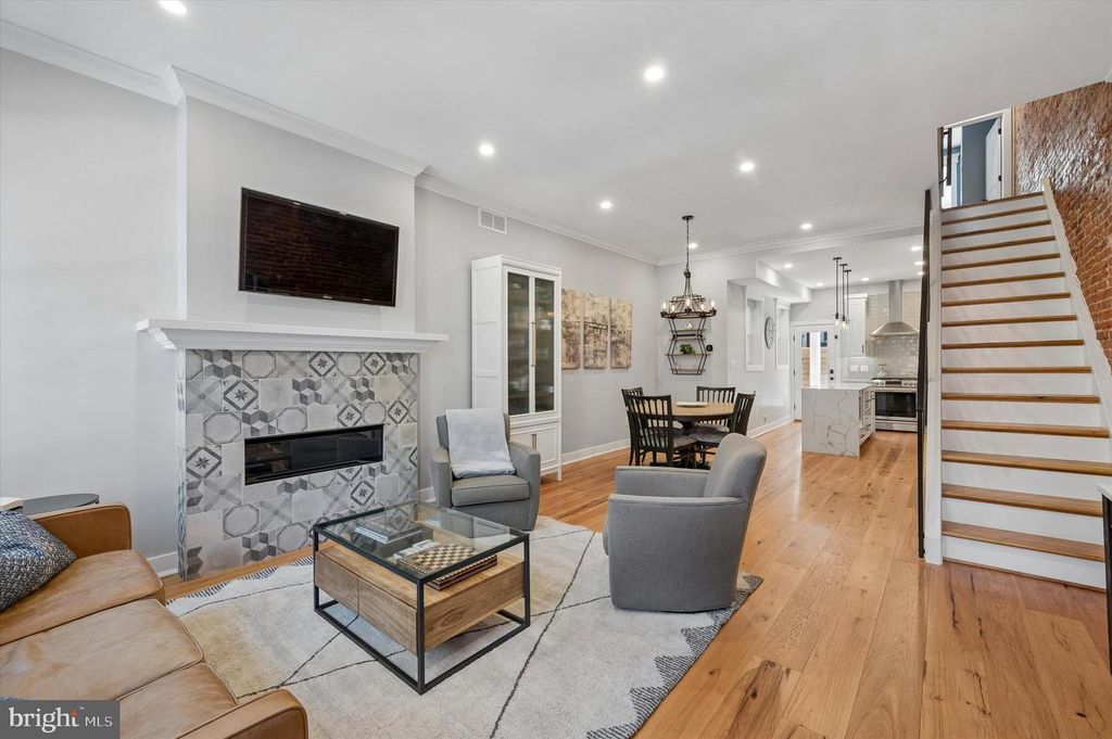 Image 2 of property listing at 851 N RINGGOLD ST, Philadelphia, PA 19130