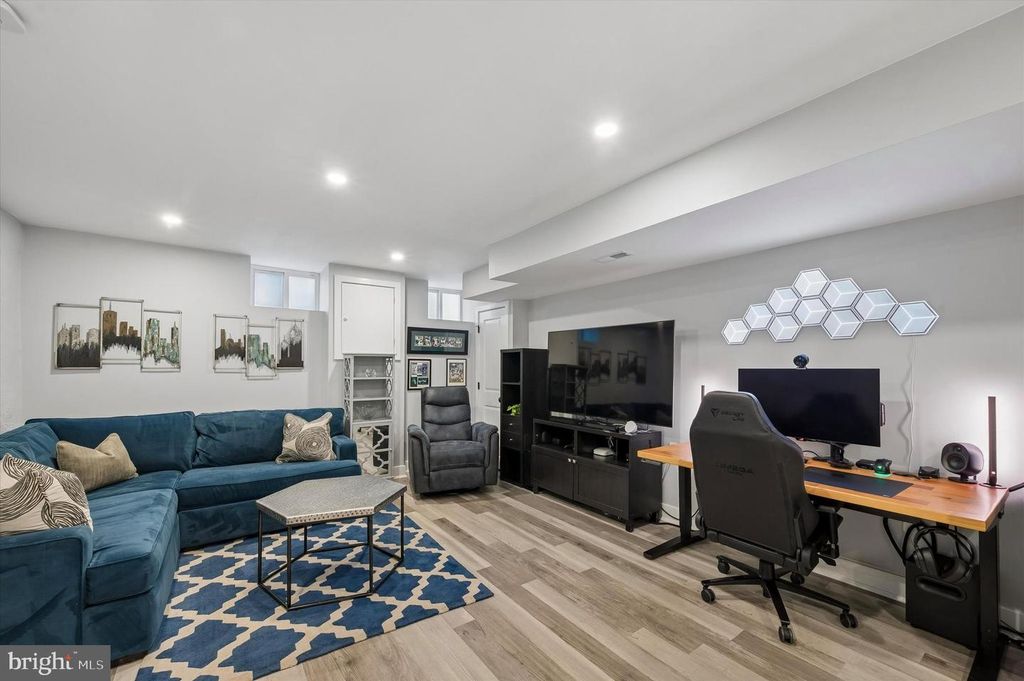 Image 22 of property listing at 851 N RINGGOLD ST, Philadelphia, PA 19130