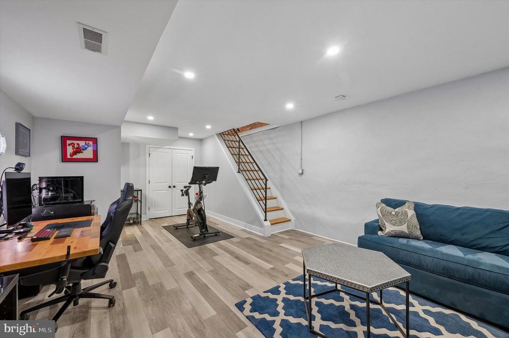 Image 23 of property listing at 851 N RINGGOLD ST, Philadelphia, PA 19130