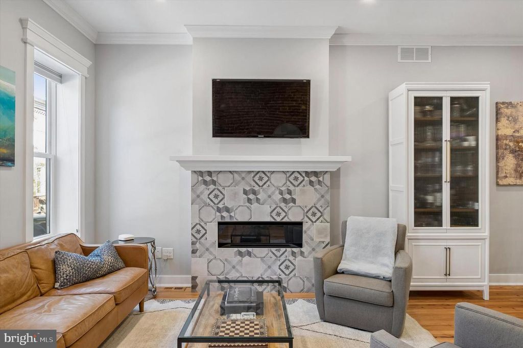 Image 4 of property listing at 851 N RINGGOLD ST, Philadelphia, PA 19130