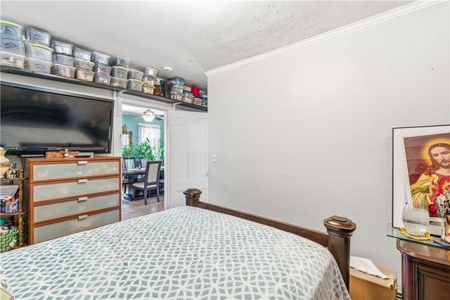 56 Oakland Avenue, Cranston, RI 02910