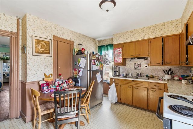 56 Oakland Avenue, Cranston, RI 02910