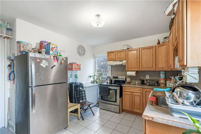 56 Oakland Avenue, Cranston, RI 02910