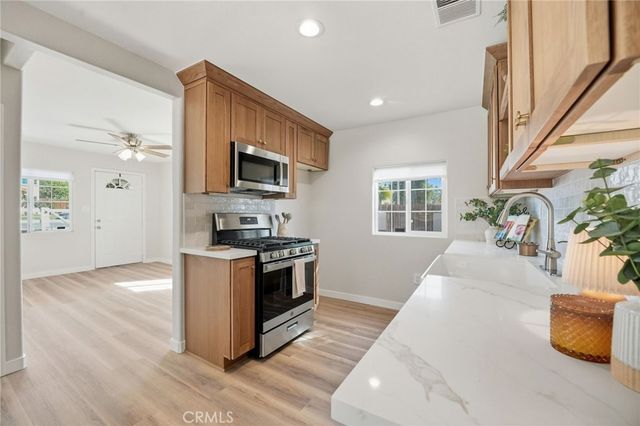 992 Park Avenue, Calimesa, CA 92320