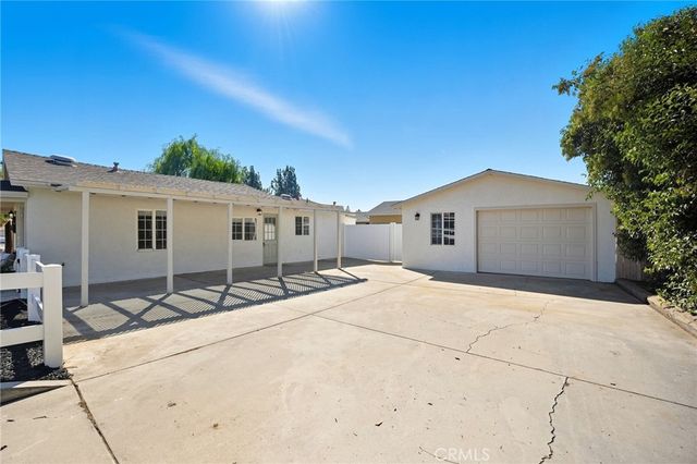 992 Park Avenue, Calimesa, CA 92320