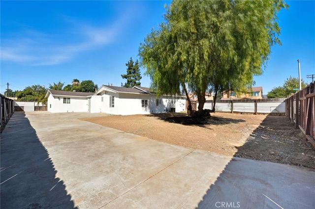 992 Park Avenue, Calimesa, CA 92320