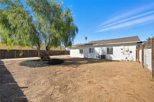 992 Park Avenue, Calimesa, CA 92320