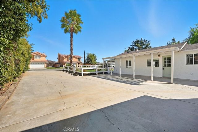 992 Park Avenue, Calimesa, CA 92320