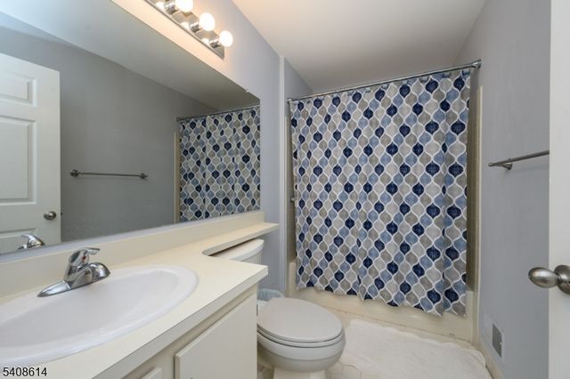 1514 Longley Ct, Branchburg Twp., NJ 08876