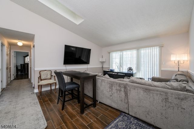 1514 Longley Ct, Branchburg Twp., NJ 08876
