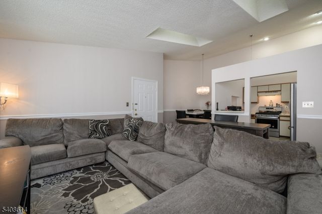 1514 Longley Ct, Branchburg Twp., NJ 08876
