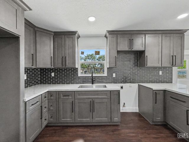 6705 Betty Street, Bakersfield, CA 93307