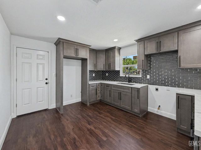 6705 Betty Street, Bakersfield, CA 93307