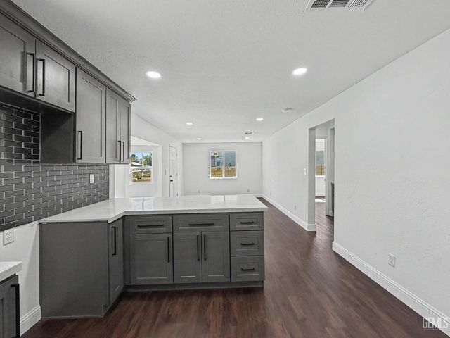 6705 Betty Street, Bakersfield, CA 93307