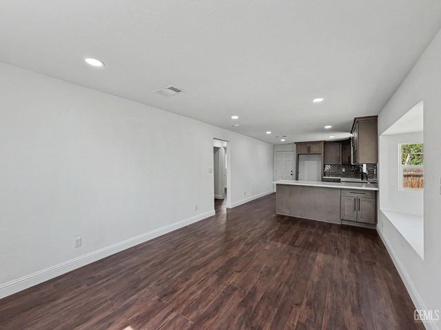 6705 Betty Street, Bakersfield, CA 93307