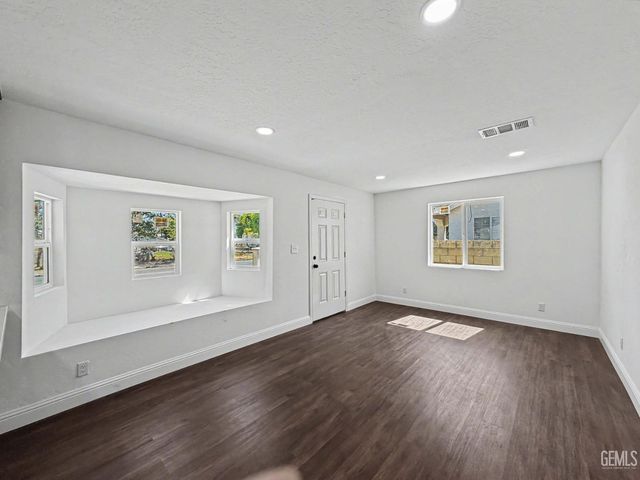6705 Betty Street, Bakersfield, CA 93307