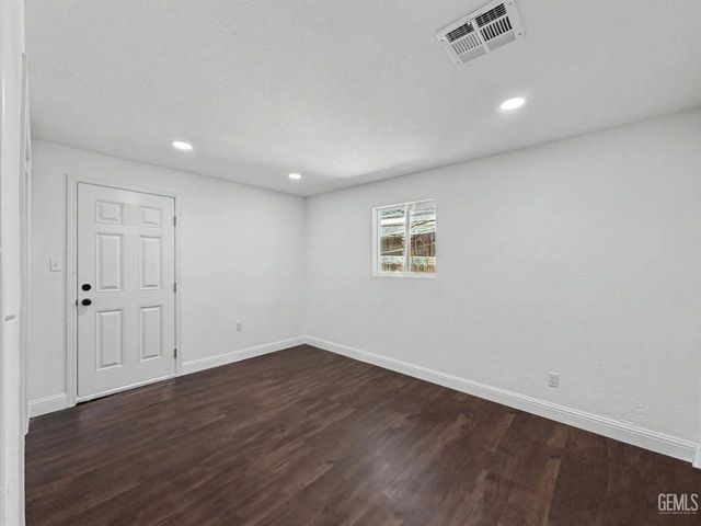 6705 Betty Street, Bakersfield, CA 93307